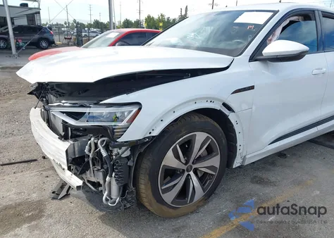 2024 Audi Q8 E-Tron S Line Premium Quattro из США, поврежденный, VIN WA1BAAGE4RB036153